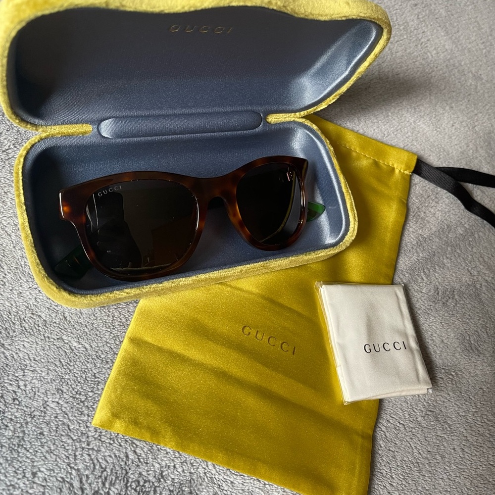 Gucci Sunglasses - Picture 8 of 9